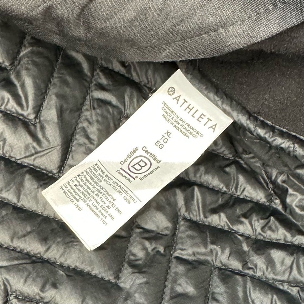 NWOT Athleta Warm Cozy Sherpa Quarter Snap Sweatshirt Pullover Black with Quilt - Picture 13 of 16